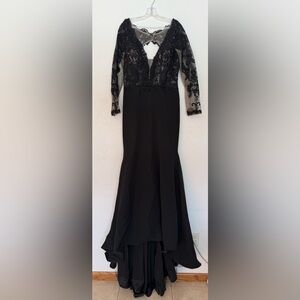Black Long-Sleeve Lace Evening Gown